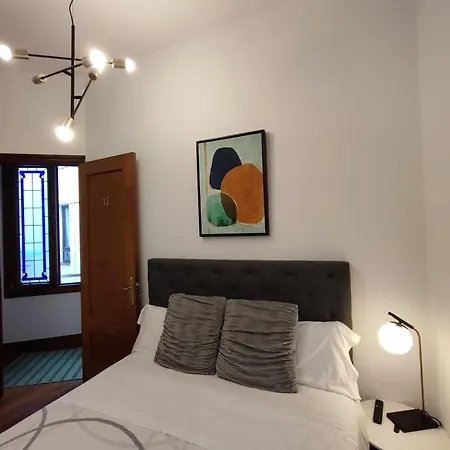 Plaza Zabalburu Homestay *