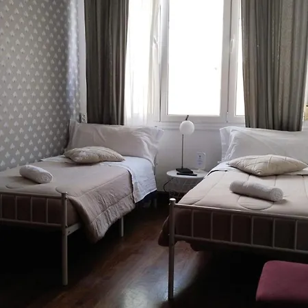 Plaza Zabalburu Homestay *